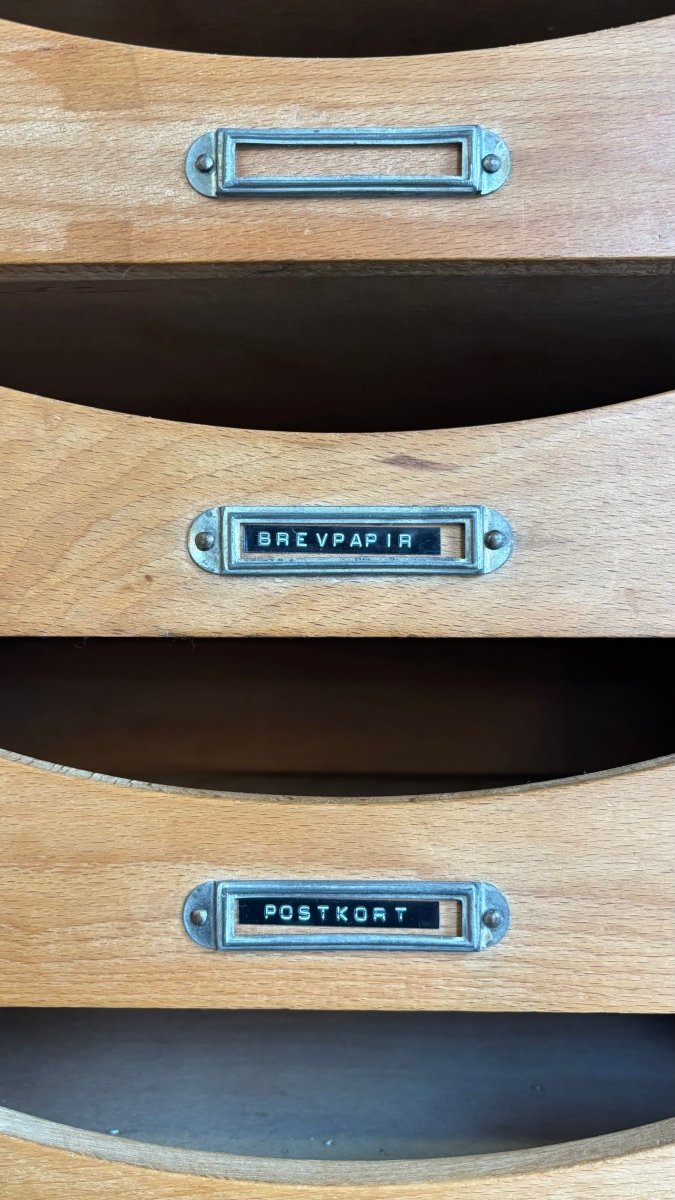 
                  
                    Tambourkast - archiefkast eiken - LOUI.STORE
                  
                