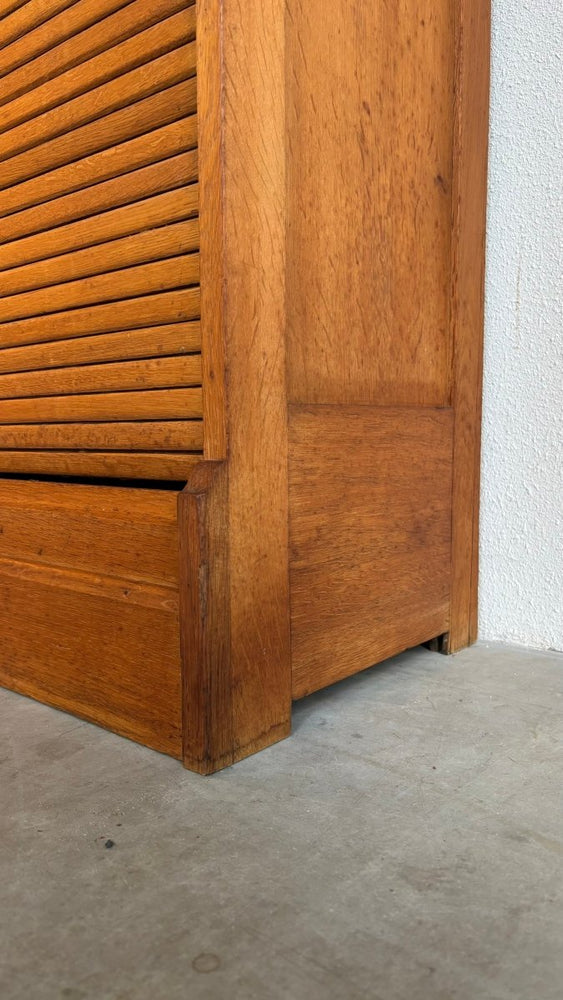 
                  
                    Tambourkast - archiefkast eiken - LOUI.STORE
                  
                