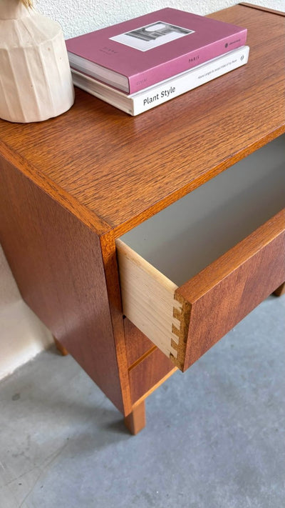 
                  
                    Teak ladekastje 3* - LOUI.STORE
                  
                