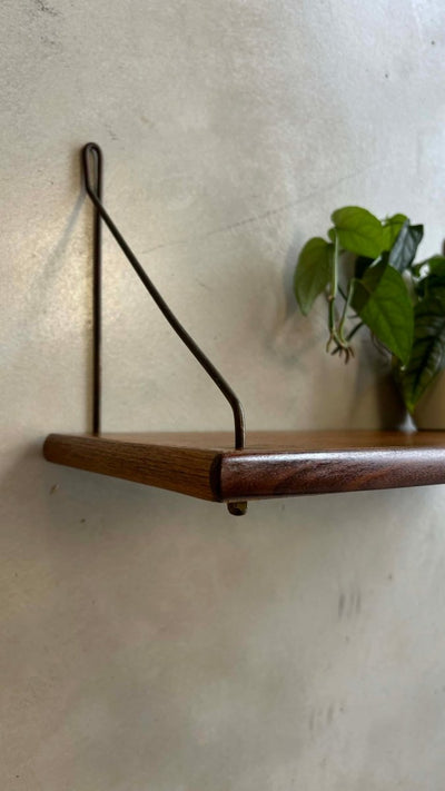 
                  
                    Teak wandplankje (small) - LOUI.STORE
                  
                