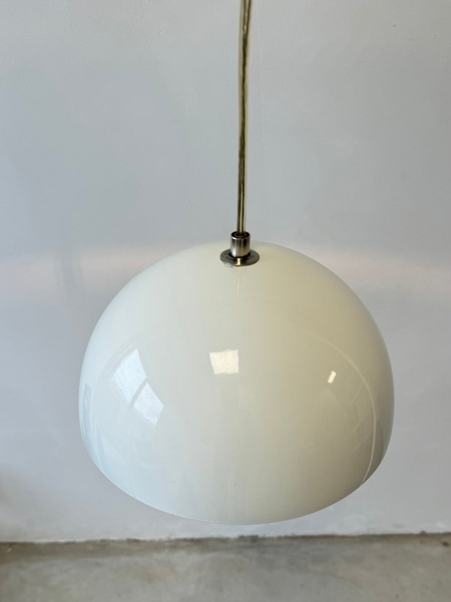 
                  
                    Verner Panton flowerpot hanglamp wit - LOUI.STORE
                  
                