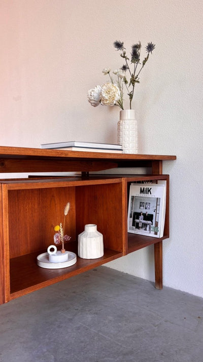 
                  
                    Vintage 2 - zijdig bureau zwevend blad - LOUI.STORE
                  
                