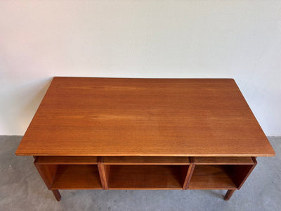 
                  
                    Vintage 2 - zijdig bureau zwevend blad - LOUI.STORE
                  
                
