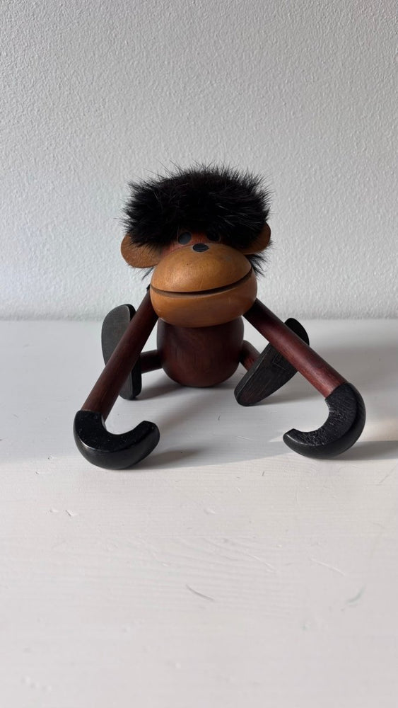 
                  
                    Vintage aap Sveistrup - LOUI.STORE
                  
                