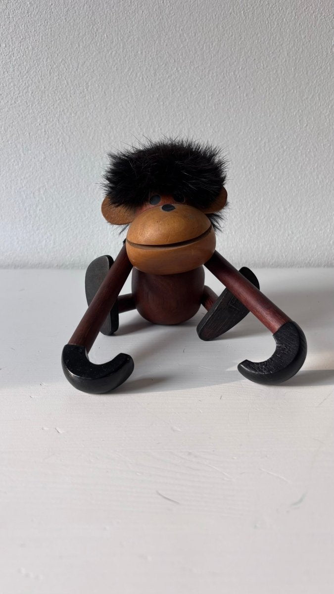 
                  
                    Vintage aap Sveistrup - LOUI.STORE
                  
                