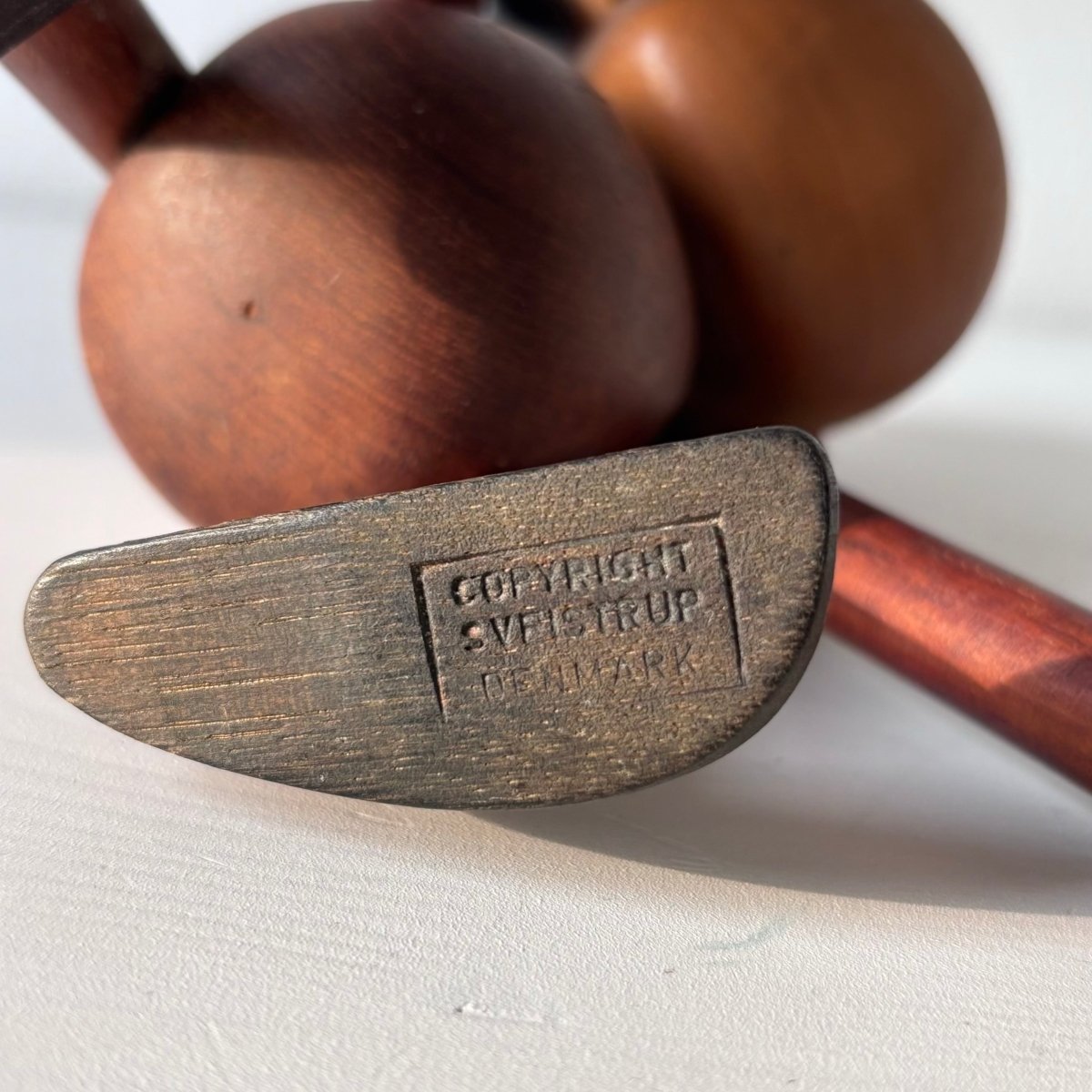 
                  
                    Vintage aap Sveistrup - LOUI.STORE
                  
                