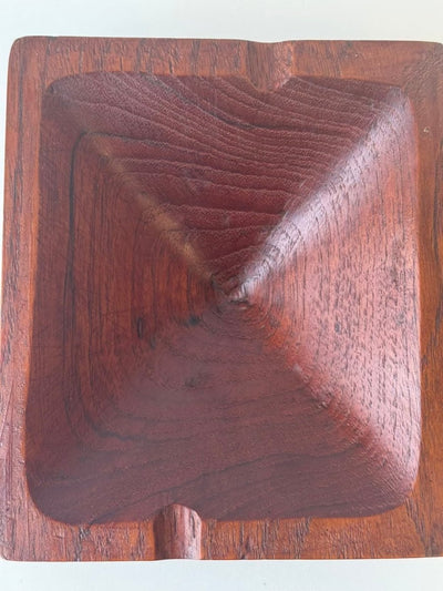 
                  
                    Vintage asbak teak massief - LOUI.STORE
                  
                
