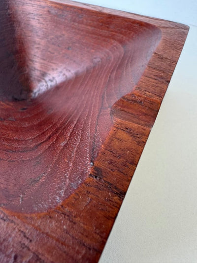 
                  
                    Vintage asbak teak massief - LOUI.STORE
                  
                