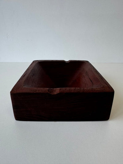 
                  
                    Vintage asbak teak massief - LOUI.STORE
                  
                