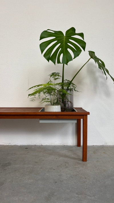 
                  
                    Vintage bankje met plantenbak teak - LOUI.STORE
                  
                