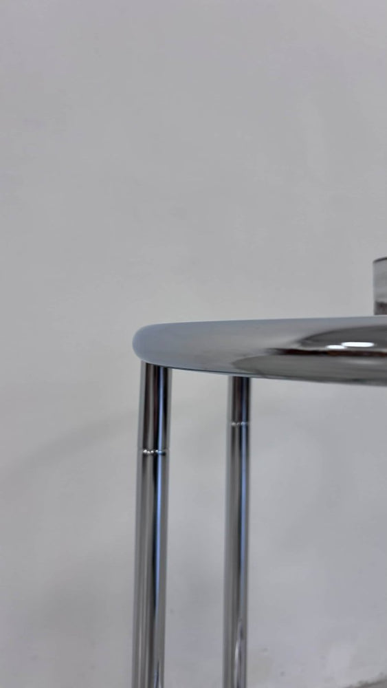 
                  
                    Vintage bijzettafel chroom & glas - LOUI.STORE
                  
                