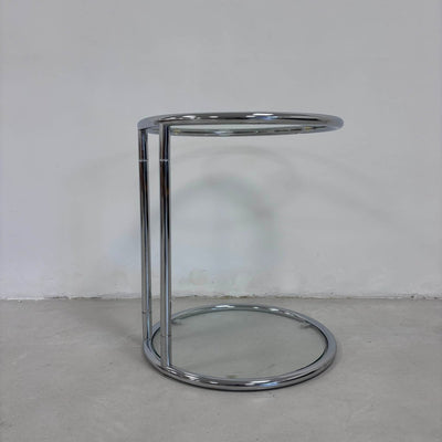 
                  
                    Vintage bijzettafel chroom & glas - LOUI.STORE
                  
                