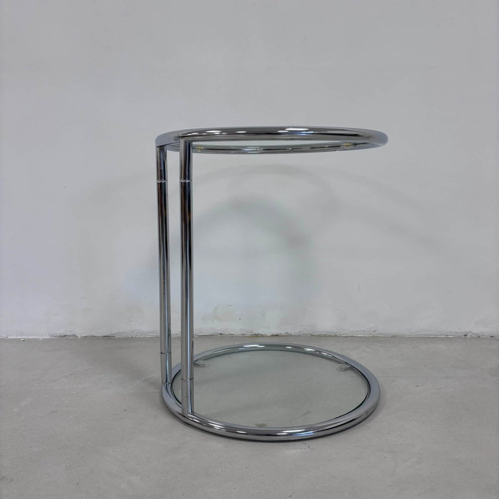 
                  
                    Vintage bijzettafel chroom & glas - LOUI.STORE
                  
                