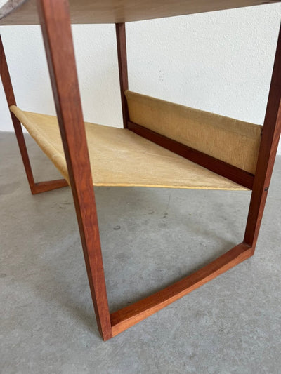 
                  
                    Vintage bijzettafel Kai Kristiansen teak - LOUI.STORE
                  
                