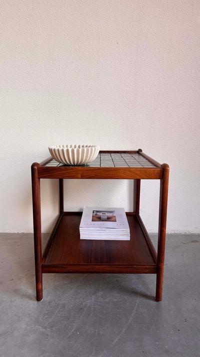 
                  
                    Vintage bijzettafel keramiek - LOUI.STORE
                  
                
