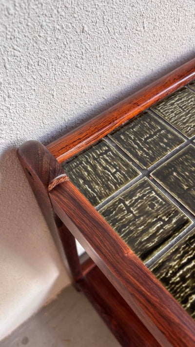 
                  
                    Vintage bijzettafel keramiek - LOUI.STORE
                  
                