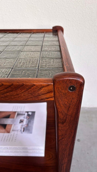
                  
                    Vintage bijzettafel keramiek - LOUI.STORE
                  
                