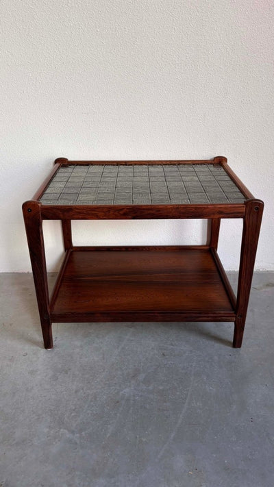 
                  
                    Vintage bijzettafel keramiek - LOUI.STORE
                  
                