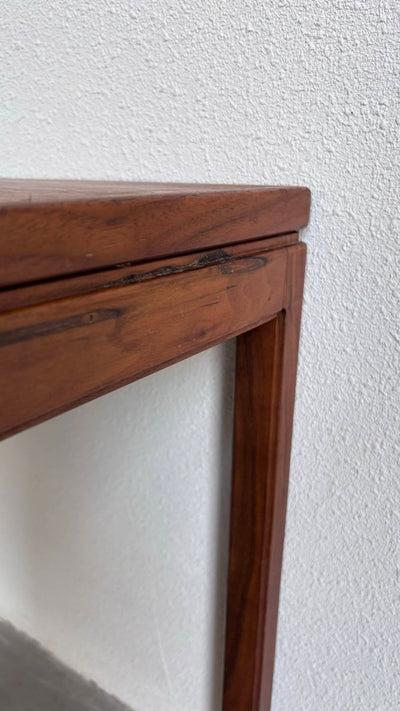 
                  
                    Vintage bijzettafel - LOUI.STORE
                  
                