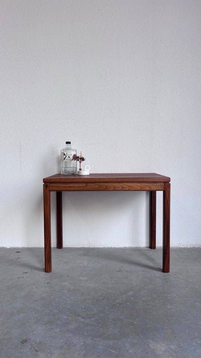 
                  
                    Vintage bijzettafel - LOUI.STORE
                  
                