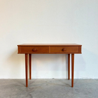 
                  
                    Vintage bijzettafel - sidetable lades teak - LOUI.STORE
                  
                