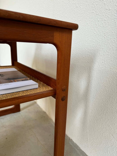 
                  
                    Vintage bijzettafeltje Andersen - LOUI.STORE
                  
                