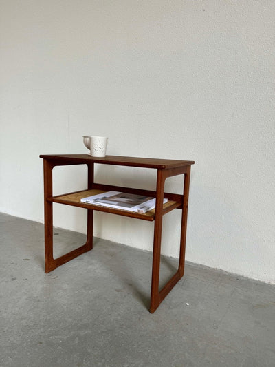 
                  
                    Vintage bijzettafeltje Andersen - LOUI.STORE
                  
                