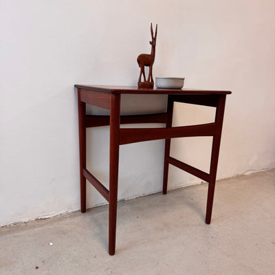 Vintage bijzettafeltje Hans Wegner - LOUI.STORE