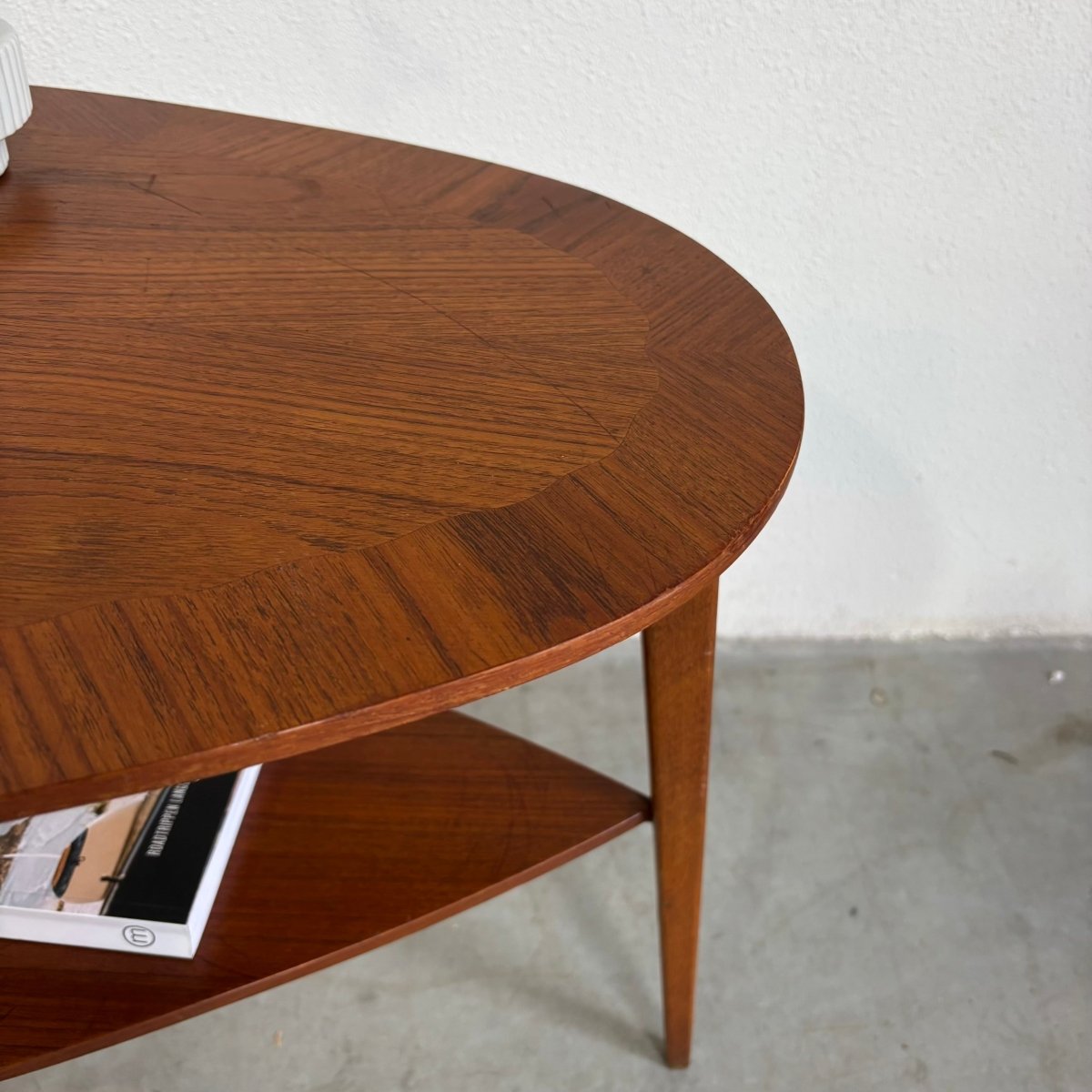 
                  
                    Vintage bijzettafeltje Holger Georg Jensen - LOUI.STORE
                  
                