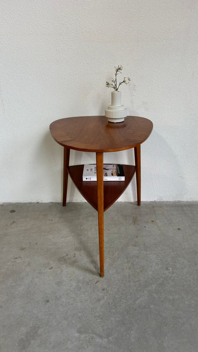 
                  
                    Vintage bijzettafeltje Holger Georg Jensen - LOUI.STORE
                  
                