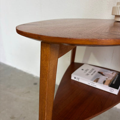 
                  
                    Vintage bijzettafeltje Holger Georg Jensen - LOUI.STORE
                  
                