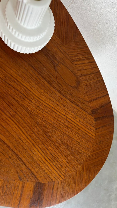 
                  
                    Vintage bijzettafeltje Holger Georg Jensen - LOUI.STORE
                  
                