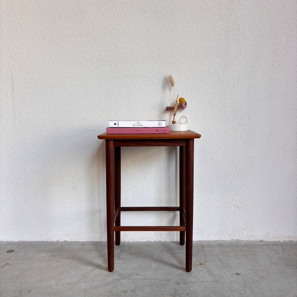 Vintage bijzettafeltje teak - LOUI.STORE