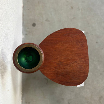 
                  
                    Vintage bijzettafeltje + tijdschriftenhouder teak - LOUI.STORE
                  
                