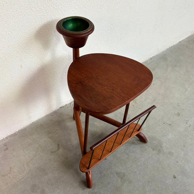 
                  
                    Vintage bijzettafeltje + tijdschriftenhouder teak - LOUI.STORE
                  
                