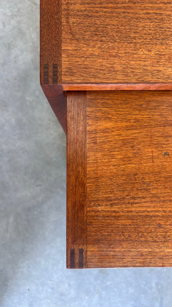 
                  
                    Vintage bijzettafeltjes teak set 2* - LOUI.STORE
                  
                