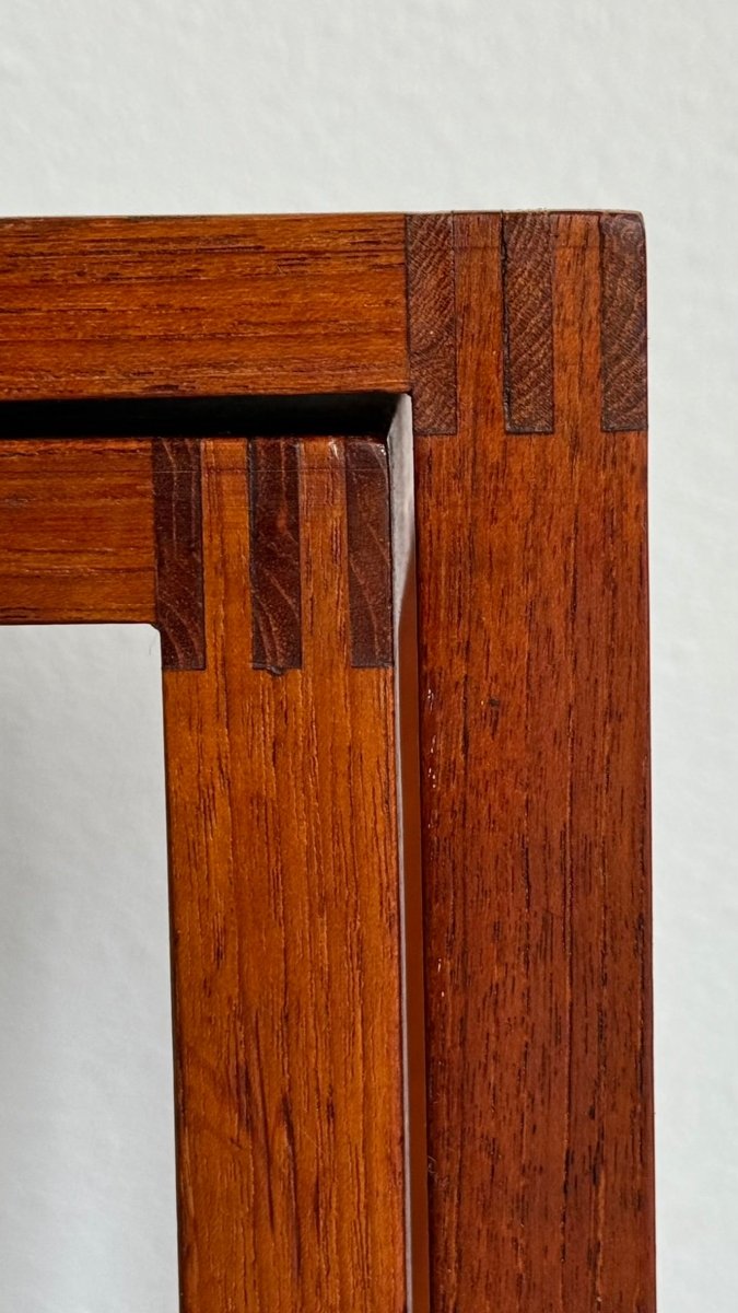 
                  
                    Vintage bijzettafeltjes teak set 2* - LOUI.STORE
                  
                