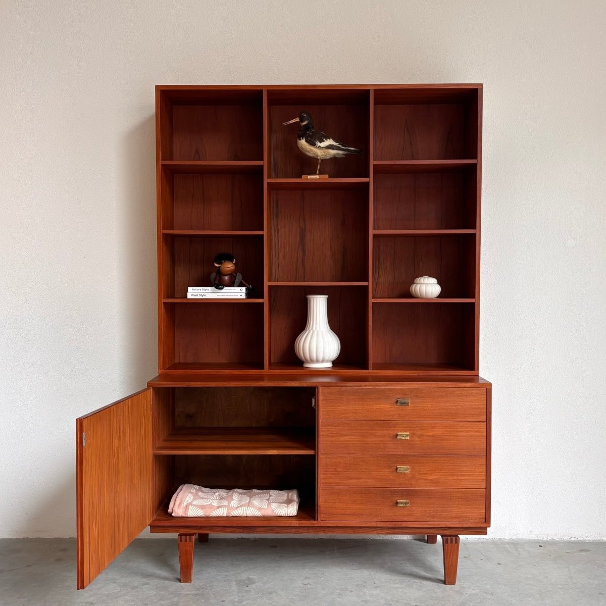 Vintage boeken - wandkast Peter Løvig teak - LOUI.STORE