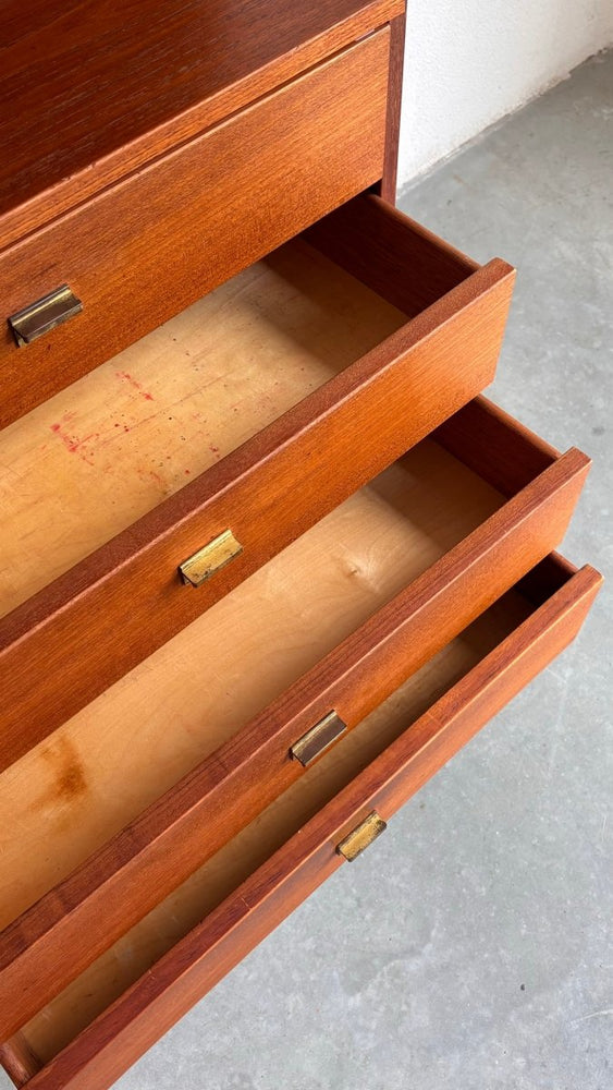 
                  
                    Vintage boeken - wandkast Peter Løvig teak - LOUI.STORE
                  
                