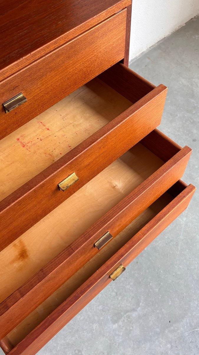 
                  
                    Vintage boeken - wandkast Peter Løvig teak - LOUI.STORE
                  
                