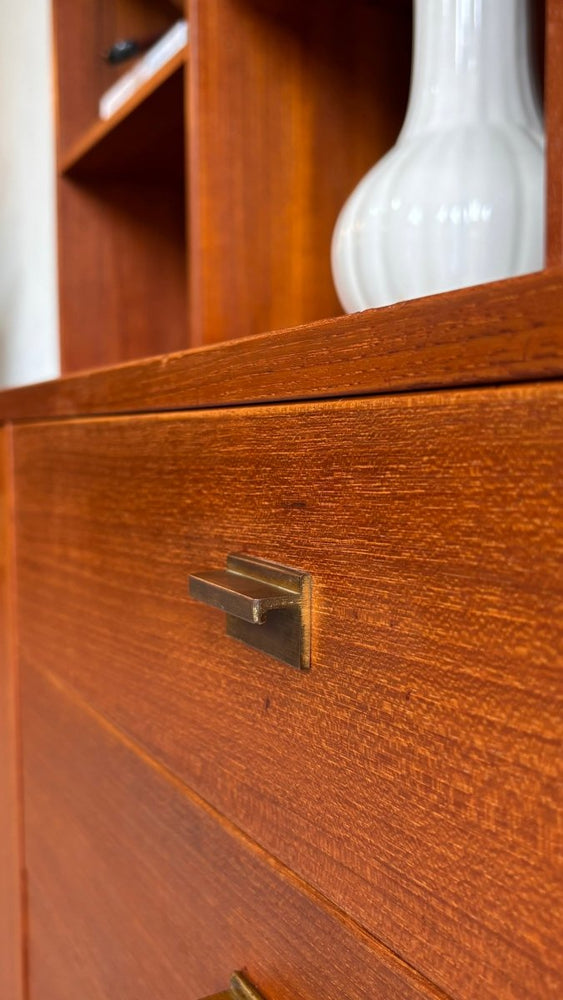 
                  
                    Vintage boeken - wandkast Peter Løvig teak - LOUI.STORE
                  
                