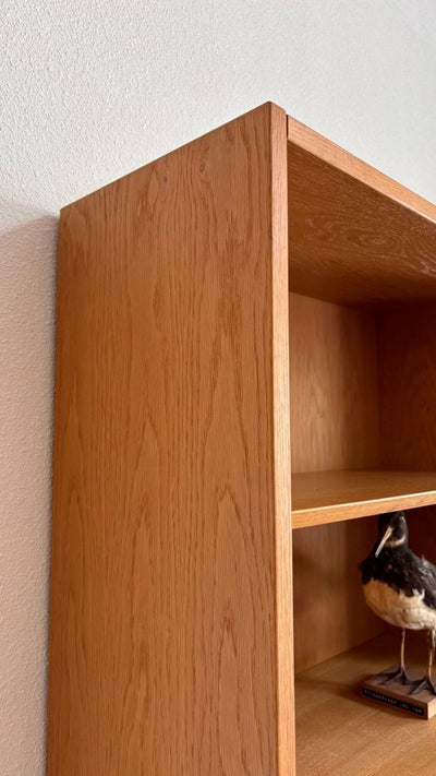 
                  
                    Vintage boekenkast bibliotheek Hundevad - LOUI.STORE
                  
                