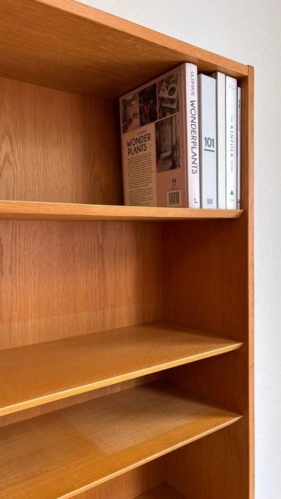 
                  
                    Vintage boekenkast bibliotheek Hundevad - LOUI.STORE
                  
                