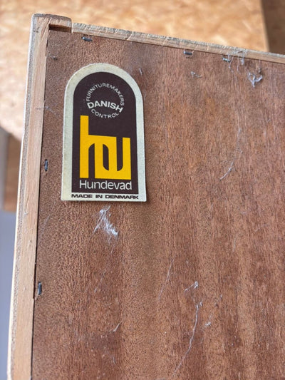 
                  
                    Vintage boekenkast bibliotheek Hundevad - LOUI.STORE
                  
                