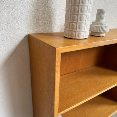 
                  
                    Vintage boekenkast Børge Mogensen eiken - LOUI
                  
                