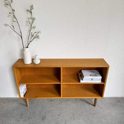 
                  
                    Vintage boekenkast Børge Mogensen eiken - LOUI
                  
                