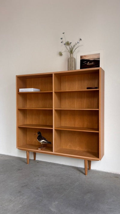 
                  
                    Vintage boekenkast Børge Mogensen eiken - LOUI.STORE
                  
                