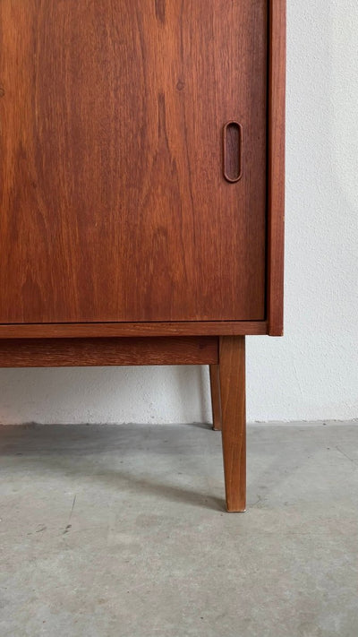 
                  
                    Vintage boekenkast + bureau - LOUI.STORE
                  
                