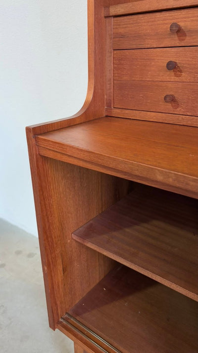 
                  
                    Vintage boekenkast + bureau - LOUI.STORE
                  
                