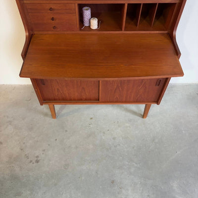 
                  
                    Vintage boekenkast + bureau - LOUI.STORE
                  
                